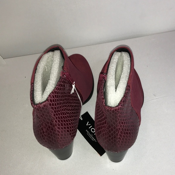 Vionic Shoes - Picture 3 of 5